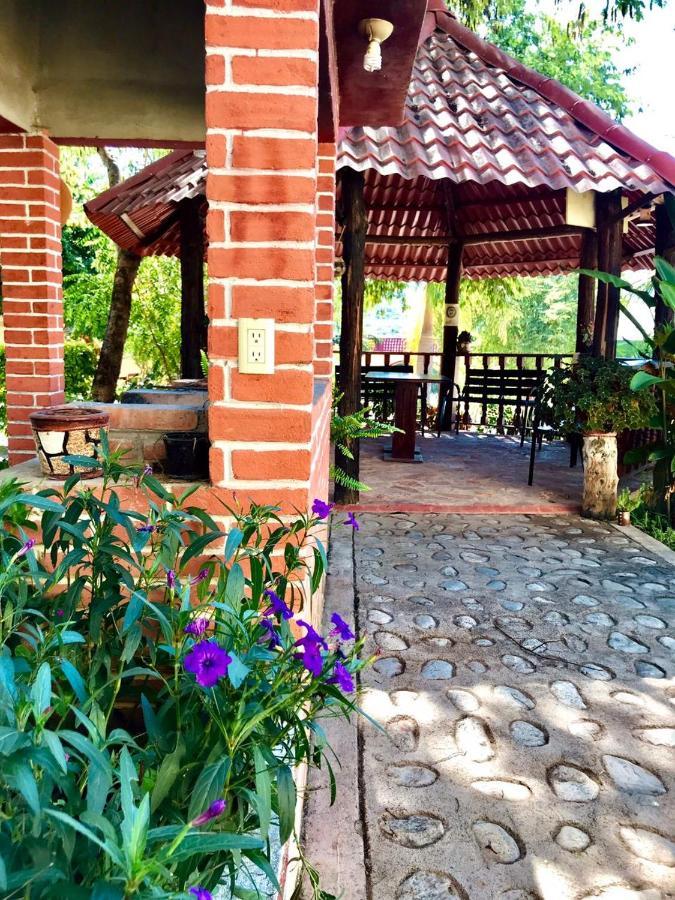 Hotel Y Restaurante Villas Del Sol Jalpan Exterior photo