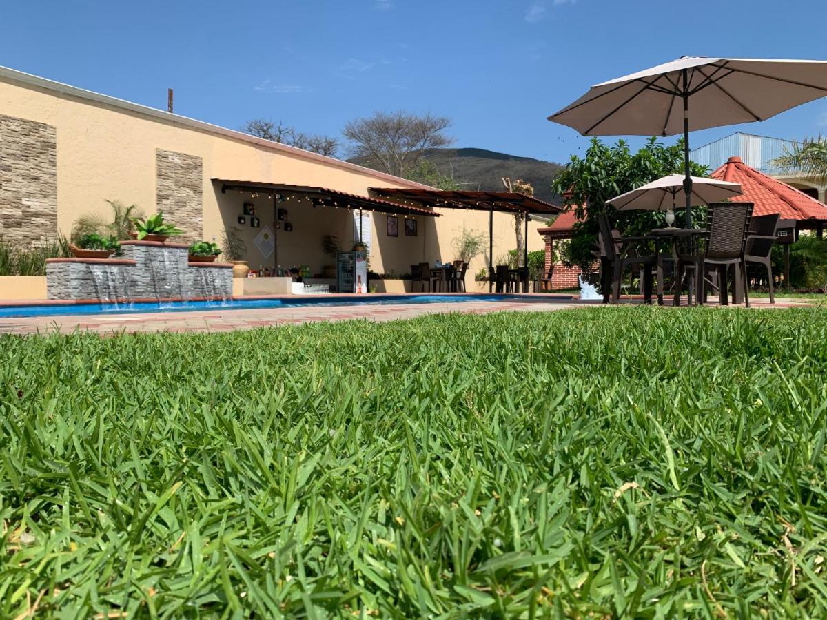 Hotel Y Restaurante Villas Del Sol Jalpan Exterior photo